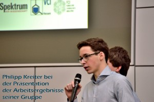 1_PhilippPräsentiertT
