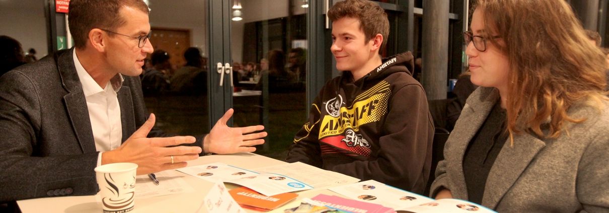 Berufsbörse für Schülerinnen und Schüler aus der Schule & Internat Steinmühle in Marburg, Hessen