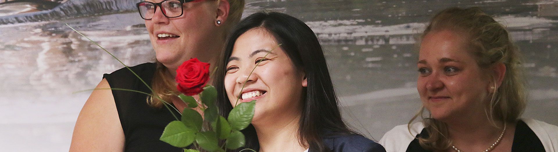 Steinmuehle_Leben Glückliche Schülerin aus dem Internat Steinmühle in Marburg, Hessen