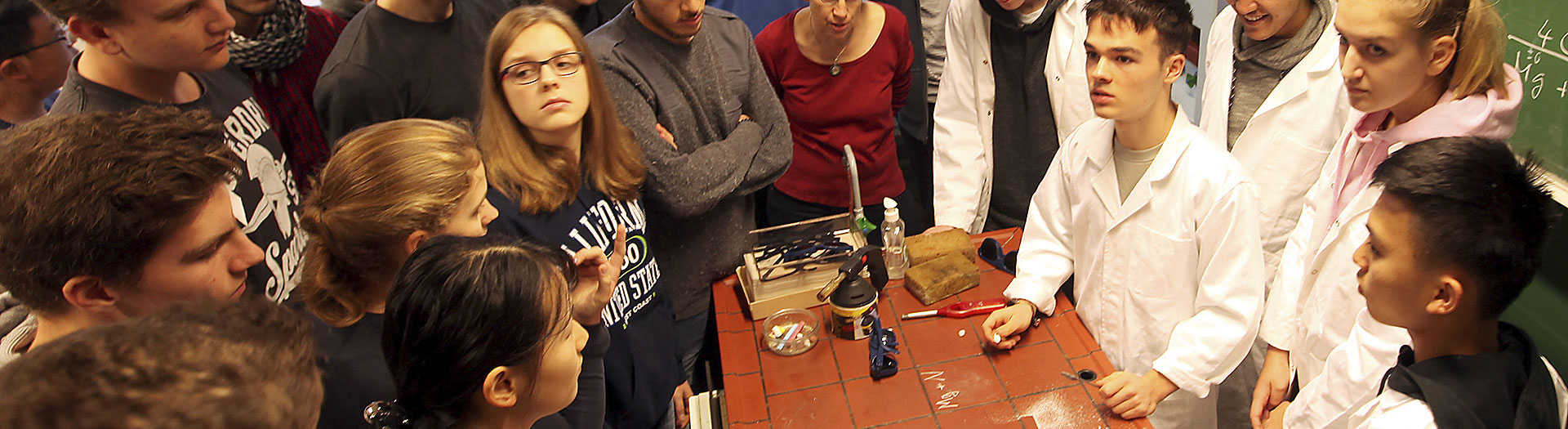 Steinmuehle_Naturwissenschaften Schüler und Schülerinnen aus der Schule & Internat Steinmühle interessieren sich für Naturwissenschaften