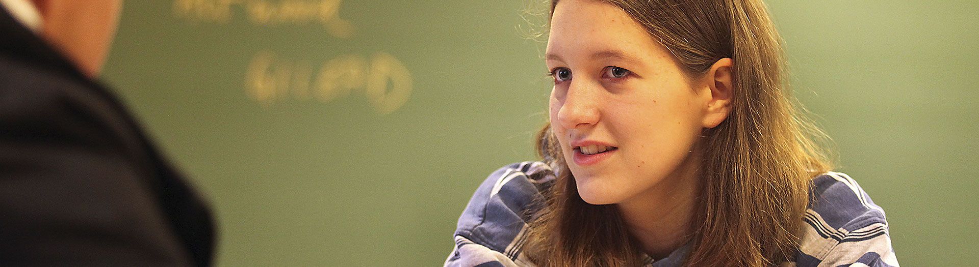 Steinmuehle_Uni Schülerin aus der Schule & Internat Steinmühle in Marburg, Hessen