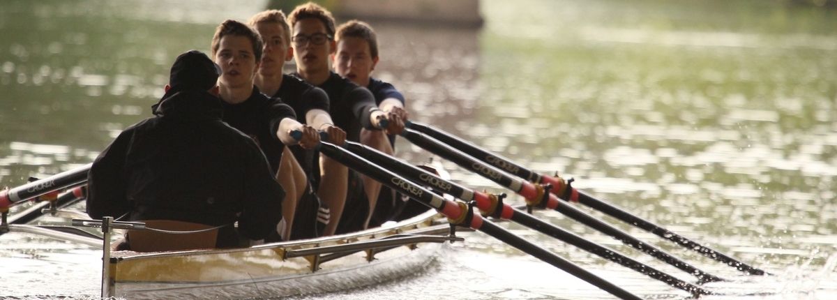 imageedit_5_8853503316 schüler und lehrer aus dem sportinternat steinmühle beim rudern auf der lahn in marburg, hessen