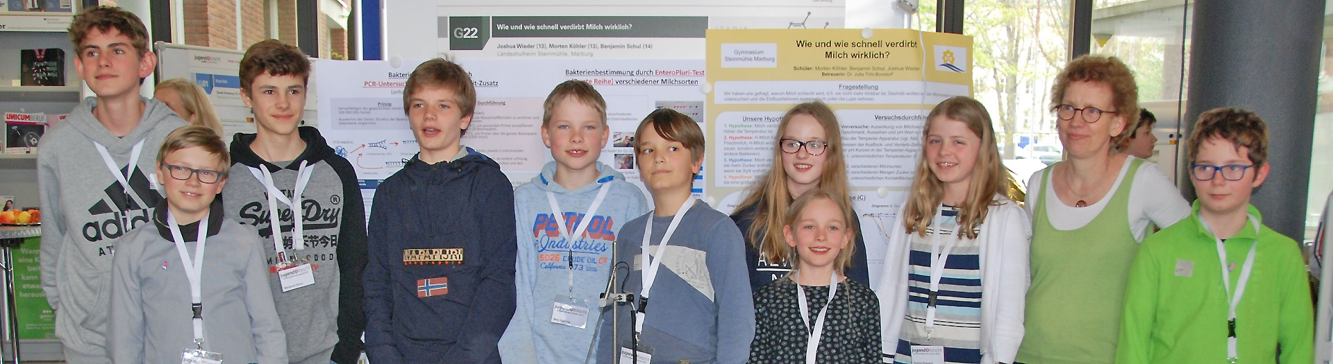 2019-04-13_14-55-38_SLIDESHOW_Jugend Forscht Landeswettbewerb Kassel - Gruppenfoto