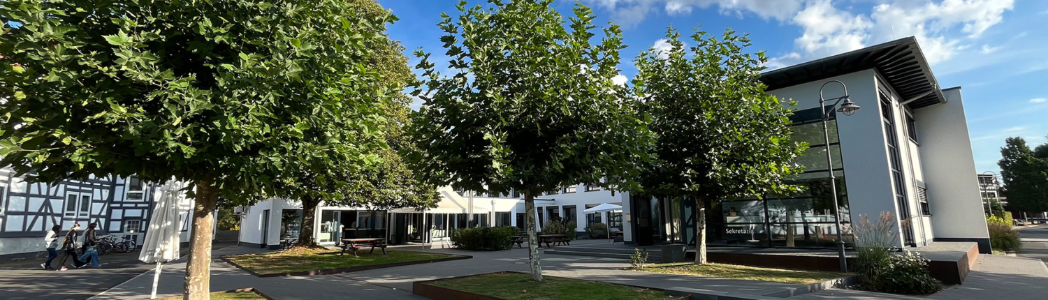 Hauptgebaeude_2022